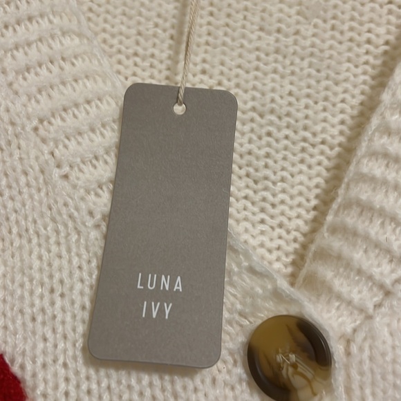 Luna Ivy Women Valentine sweater crop cardigan size S Red Hearts Vneck  NWT - Picture 4 of 12